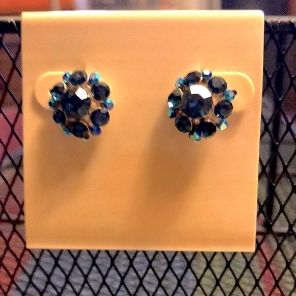 Jewelry - Post Earrings